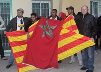 drapeau marocain et catalan